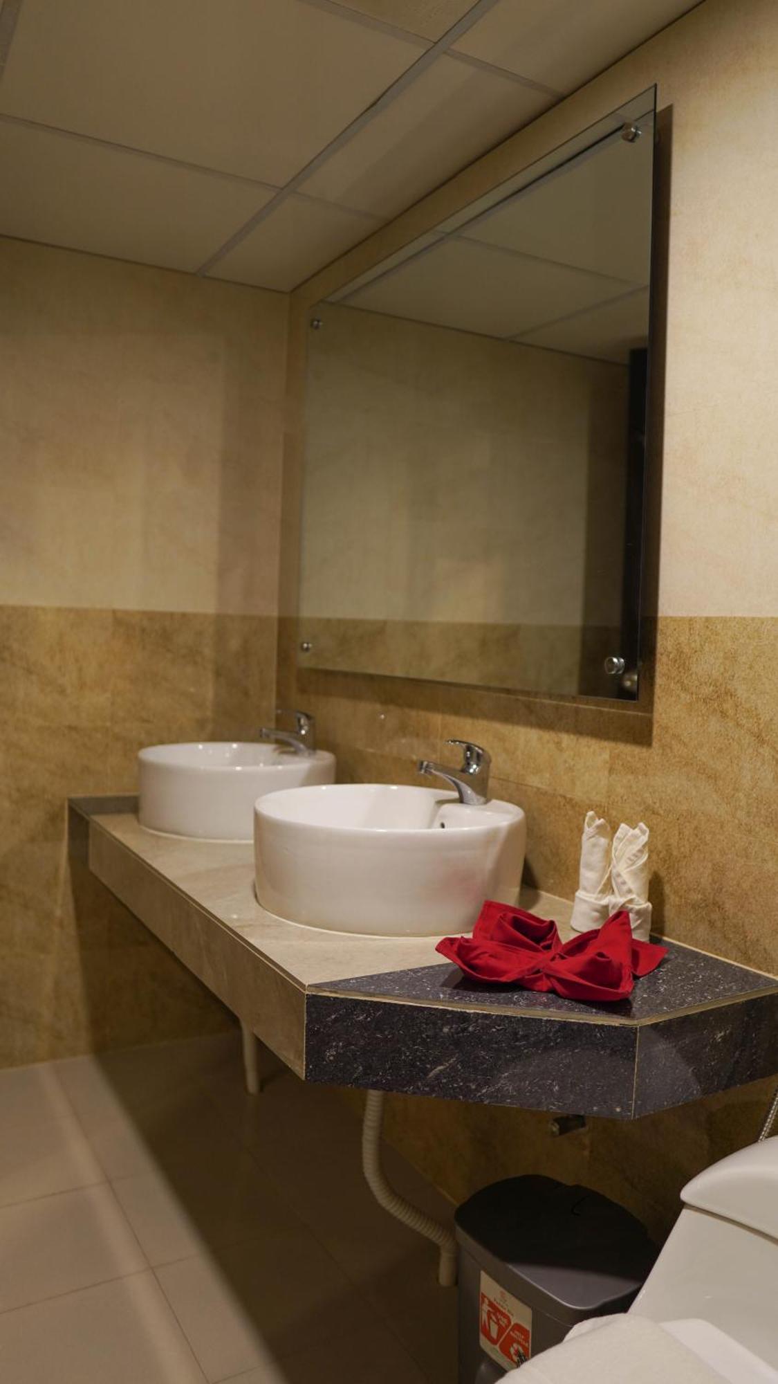Hotel Grand Vistana Dhaka Zewnętrze zdjęcie