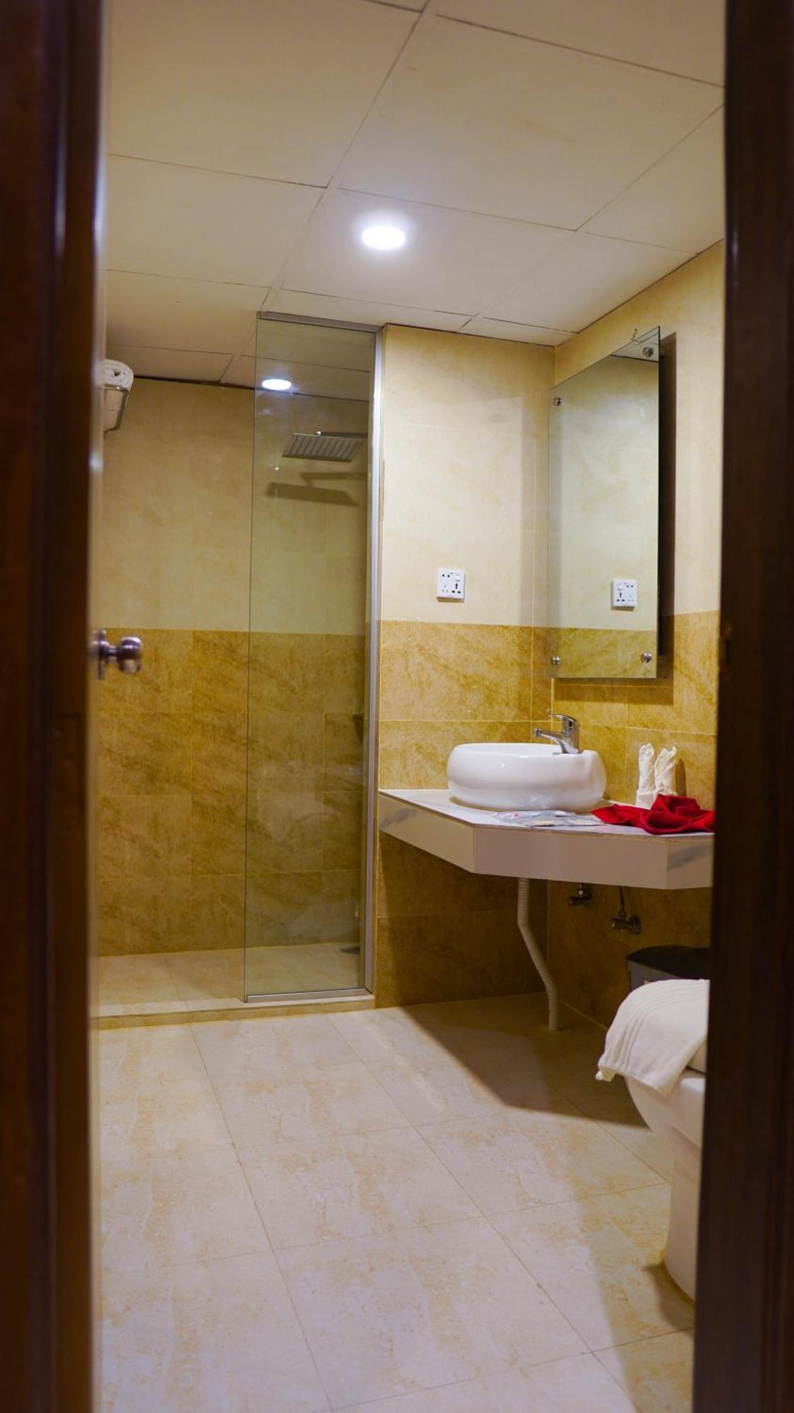 Hotel Grand Vistana Dhaka Zewnętrze zdjęcie